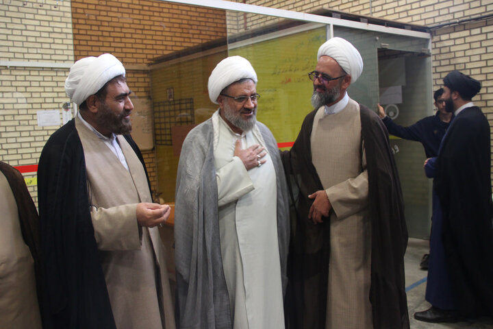 تصاویر / حضور مدیر حوزه علمیه قزوین از مسابقات تیراندازی طلاب حوزه علمیه قزوین