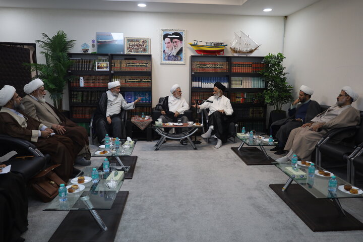 تصاویر/ جلسه شورای مدیریت حوزه علمیه استان هرمزگان با حضور معاون تبلیغ حوزه های علمیه