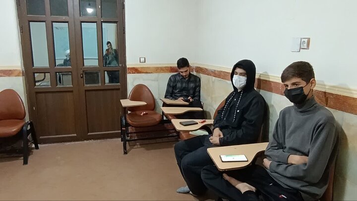تصاویر/ برگزاری کانون های علمی در مدرسه علمیه امام صادق علیه‌السلام قروه