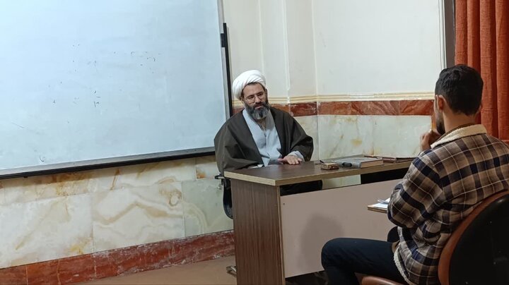 تصاویر/ برگزاری کانون های علمی در مدرسه علمیه امام صادق علیه‌السلام قروه