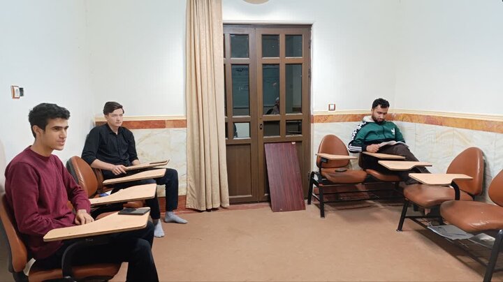 تصاویر/ برگزاری کانون های علمی در مدرسه علمیه امام صادق علیه‌السلام قروه