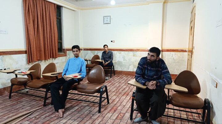 تصاویر/ برگزاری کانون های علمی در مدرسه علمیه امام صادق علیه‌السلام قروه