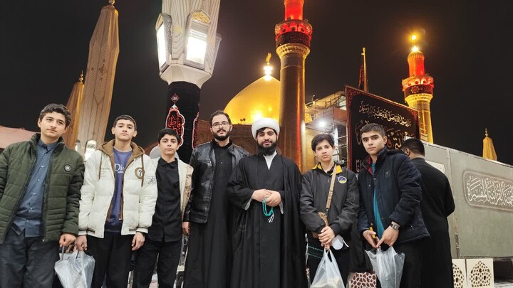 تصاویر / برگزاری کلاس درس طلاب مدرسه علمیه شیخ علیخان زنگنه در حرم امیرالمومنین علی(ع)