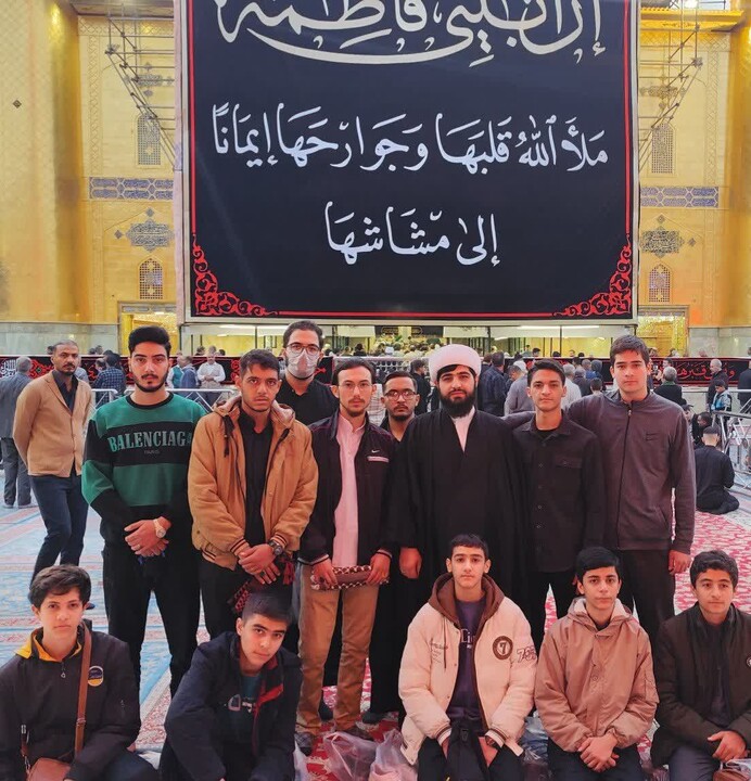 تصاویر / برگزاری کلاس درس طلاب مدرسه علمیه شیخ علیخان زنگنه در حرم امیرالمومنین علی(ع)