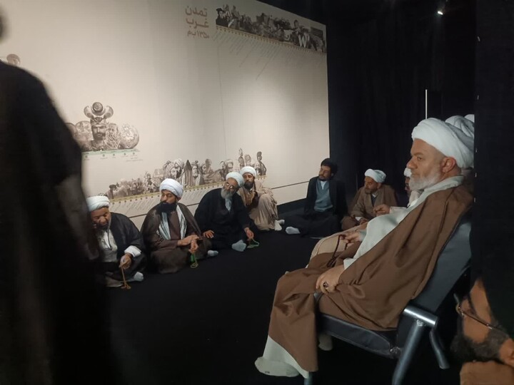 بازدید ائمه جمعه استان همدان از نمایشگاه «جامعه‌پرداز» قم