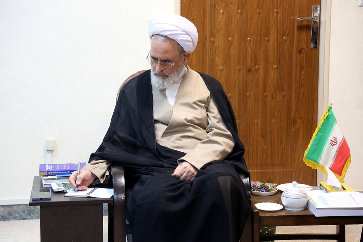 تصاویر / دیدار اعضای برگزاری همایش ملی بزرگداشت آیت‌الله یزدی با آیت الله اعرافی