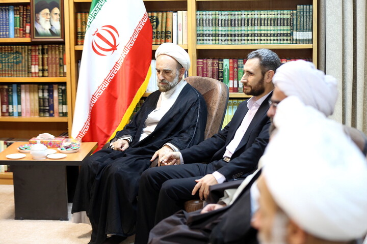 تصاویر / دیدار اعضای برگزاری همایش ملی بزرگداشت آیت‌الله یزدی با آیت الله اعرافی