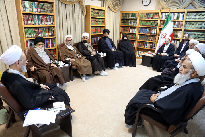 تصاویر / دیدار اعضای برگزاری همایش ملی بزرگداشت آیت‌الله یزدی با آیت الله اعرافی