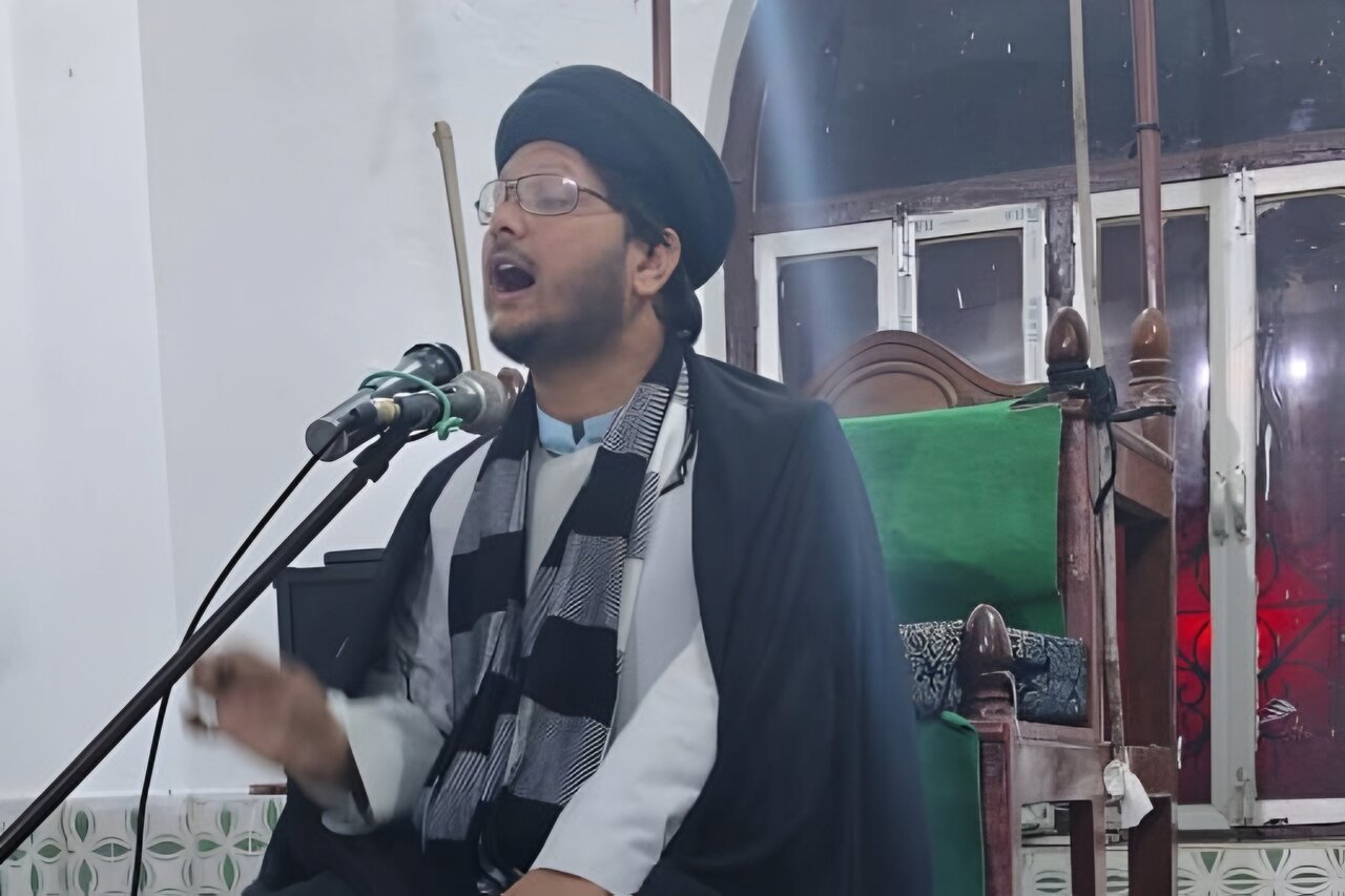 अहले बैत (अ) की महानता पर नेगेटिव प्रोपेगैंडा, मार्गदर्शन की रोशनी को कम नहीं कर सकता