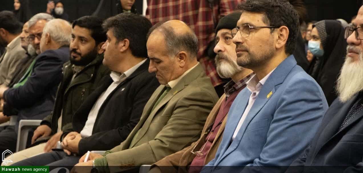 روایتی از بزرگداشت ۱۰۲ معلمِ شهید اصفهان