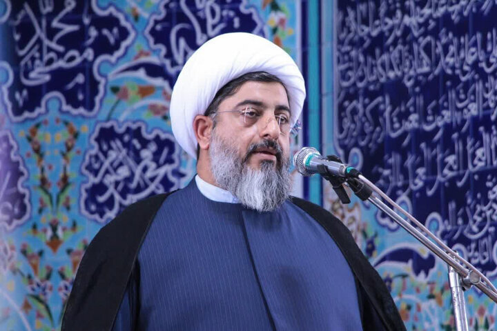 انتقال صنایع به استان‌های محروم سبب رفع مشکلات اشتغال می‌شود