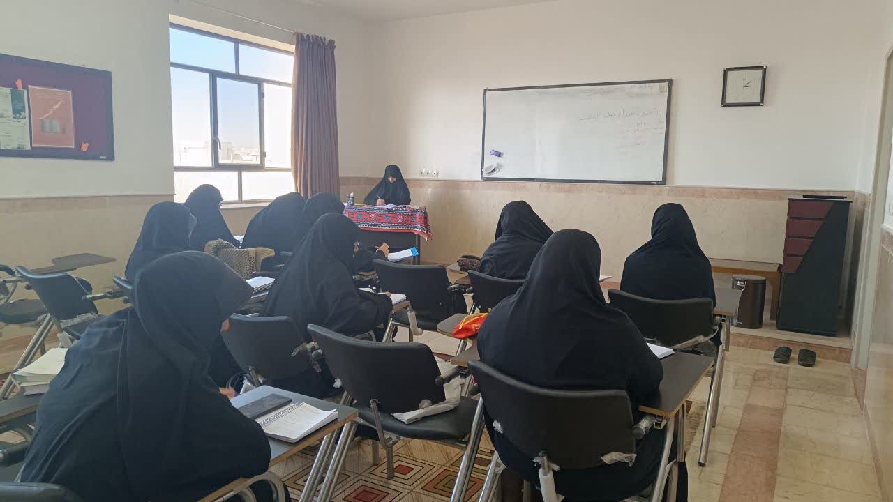 برگزاری حلقات صالحین طلاب مدرسه علمیه تخصصی امام حسین(ع) یزد