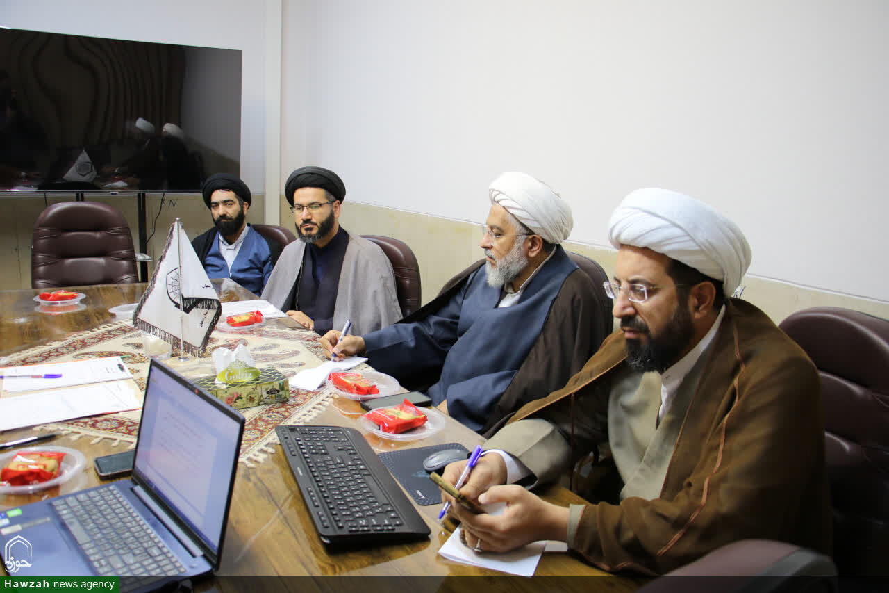 تعامل عقائد و اخلاق در سبک زندگی اسلامی دفاع شد