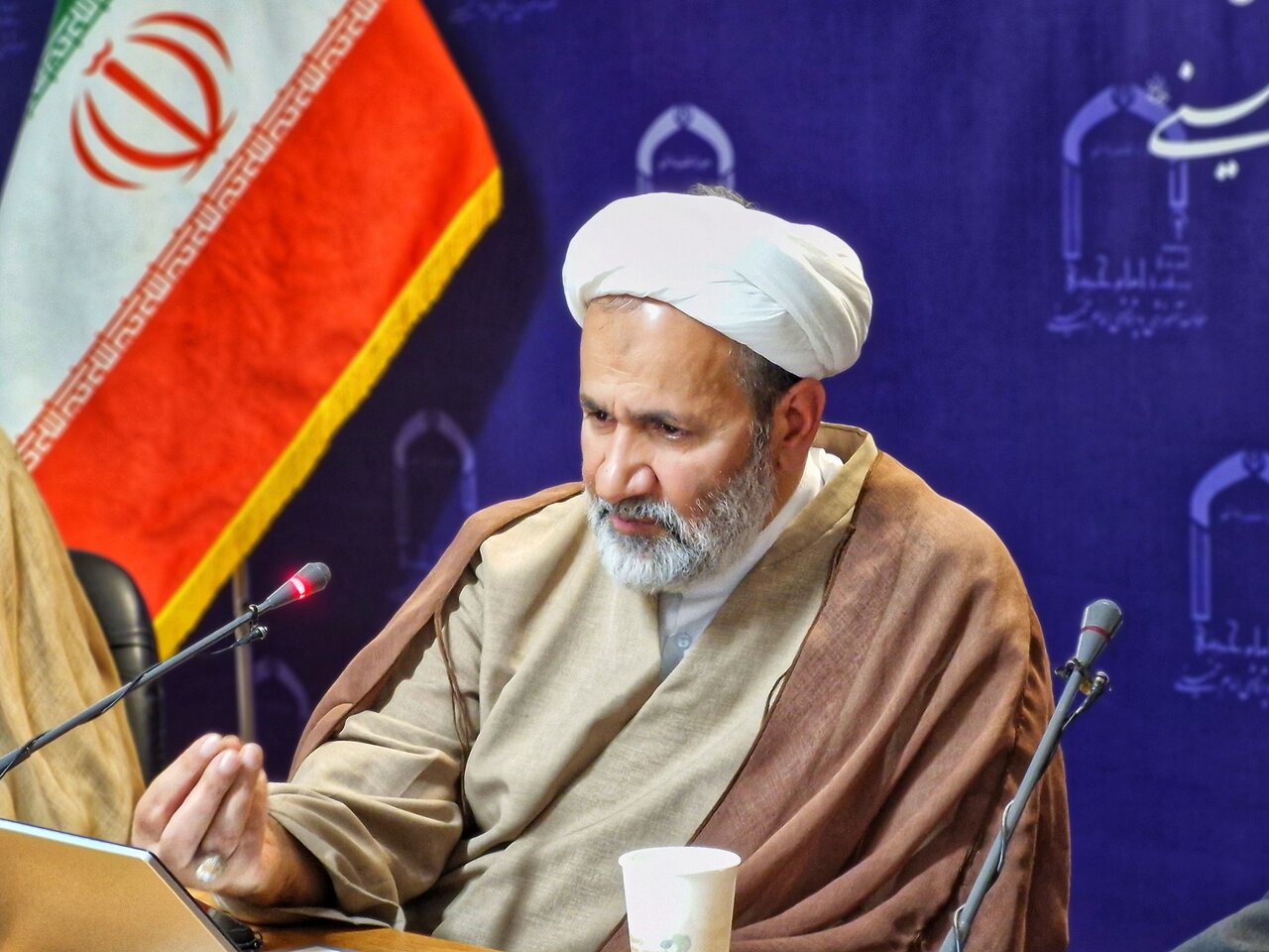 رهبری دینی، عامل عبور جمهوری اسلامی از بحران‌های چهاردهه اخیر است