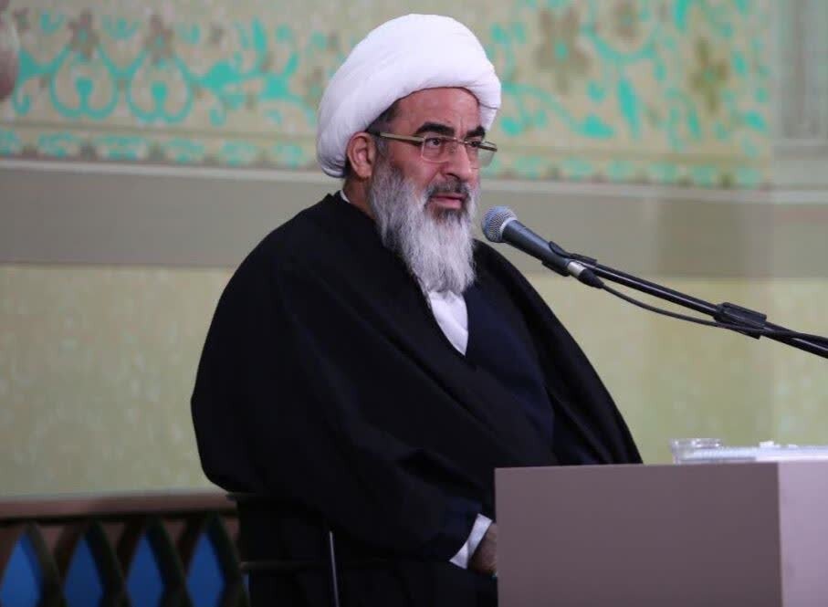 تنها راه اصلاح جامعه تمسک واقعی به قرآن است