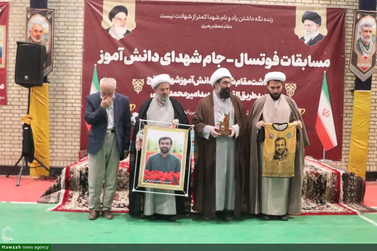 مراسم اختتامیه مسابقه فوتسال جام شهدای دانش آموز