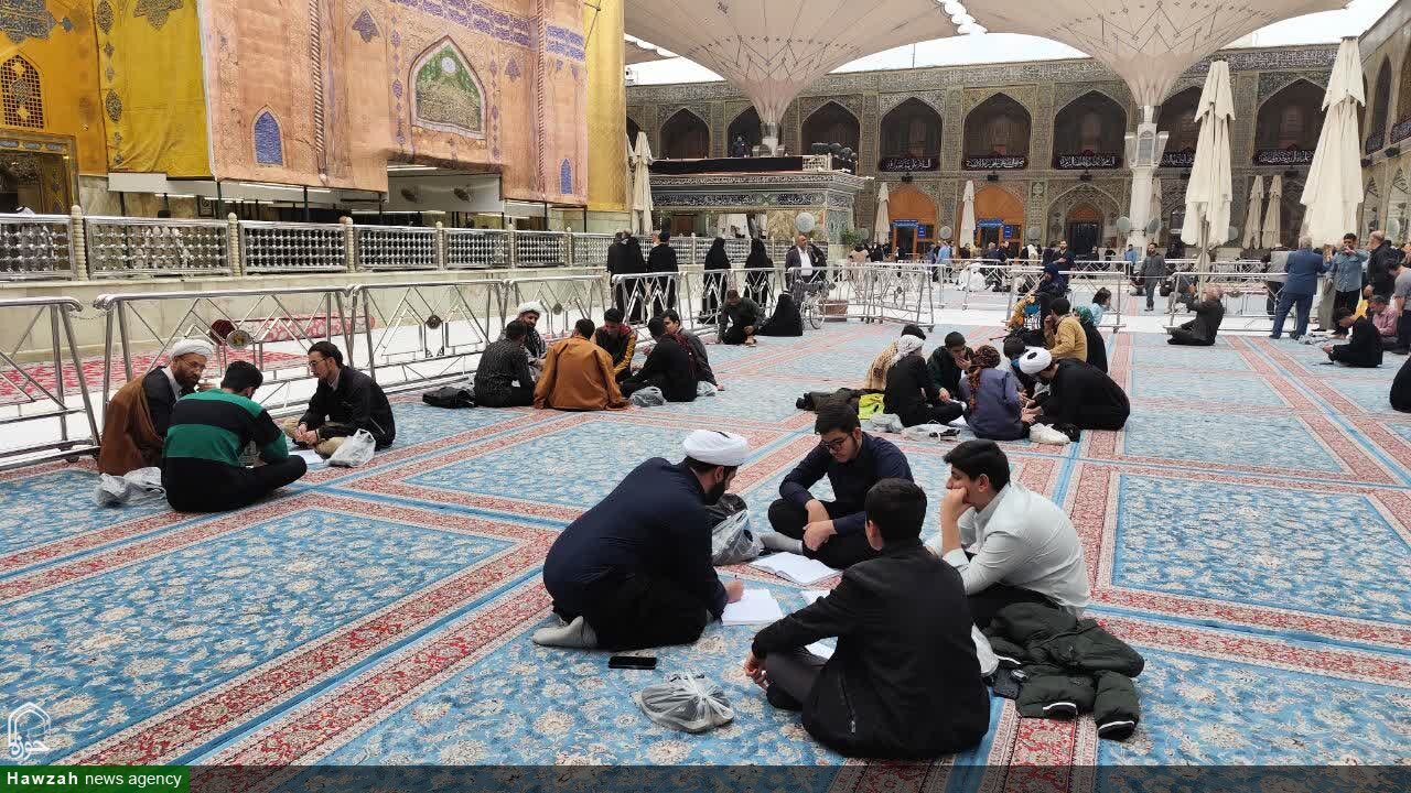 تصاویر / برگزاری کلاس درس طلاب مدرسه علمیه شیخ علیخان زنگنه در حرم امیرالمومنین علی(ع)