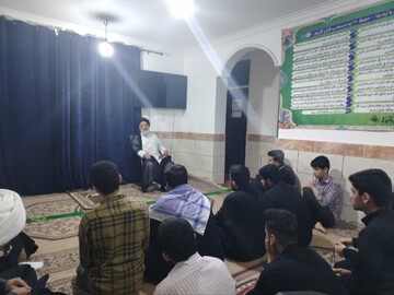 تصاویر/ درس اخلاق در مدرسه علمیه امام خمینی(ره) بندر امام