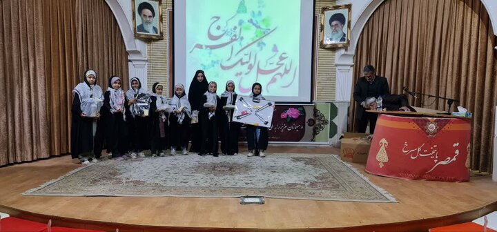 تصاویر/تجلیل خادمان و برترین های فرهنگی در امور مساجد قمصر