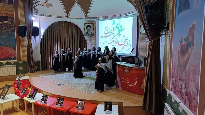 تصاویر/تجلیل خادمان و برترین های فرهنگی در امور مساجد قمصر