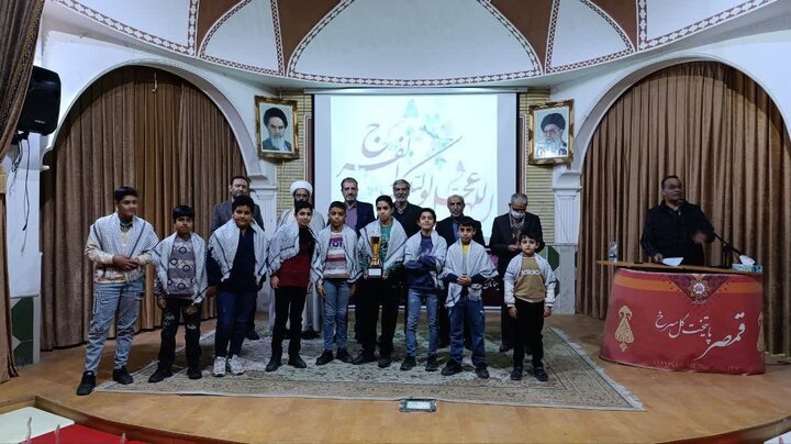 تصاویر/تجلیل خادمان و برترین های فرهنگی در امور مساجد قمصر