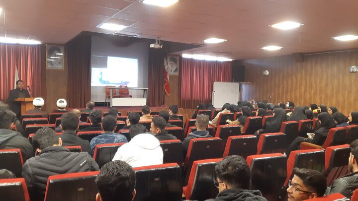 تصاویر/تجمع طلاب و دانشجویان قروه در دانشگاه آزاد اسلامی به مناسبت گرامیداشت هفته بسیج