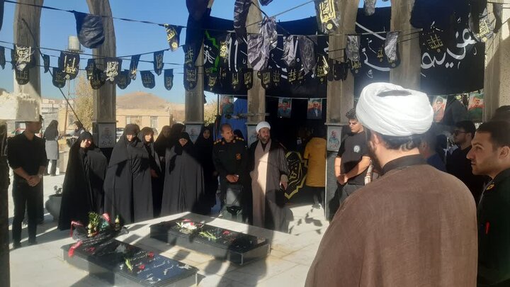 تصاویر/تجمع طلاب و دانشجویان قروه در دانشگاه آزاد اسلامی به مناسبت گرامیداشت هفته بسیج