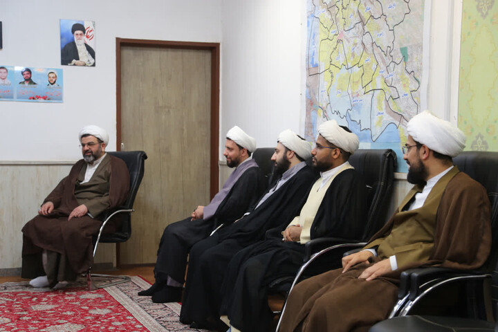 تصاویر/ دیدار مسئول دفتر نمایندگی شورای سیاست گذاری ائمه جمعه در استان خوزستان با مدیر حوزه علمیه خوزستان