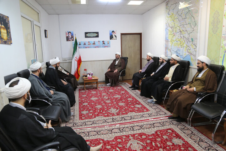 تصاویر/ دیدار مسئول دفتر نمایندگی شورای سیاست گذاری ائمه جمعه در استان خوزستان با مدیر حوزه علمیه خوزستان