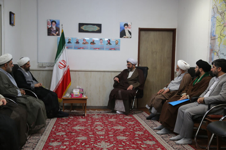 تصاویر/ دیدار مسئول دفاتر نهاد نمایندگی مقام معظم رهبری در دانشگاه ها استان خوزستان با مدیر حوزه علمیه خوزستان