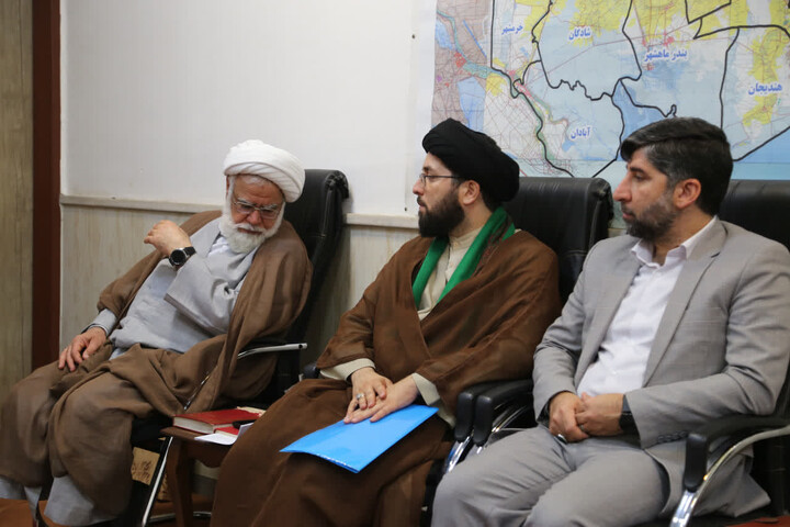 تصاویر/ دیدار مسئول دفاتر نهاد نمایندگی مقام معظم رهبری در دانشگاه ها استان خوزستان با مدیر حوزه علمیه خوزستان