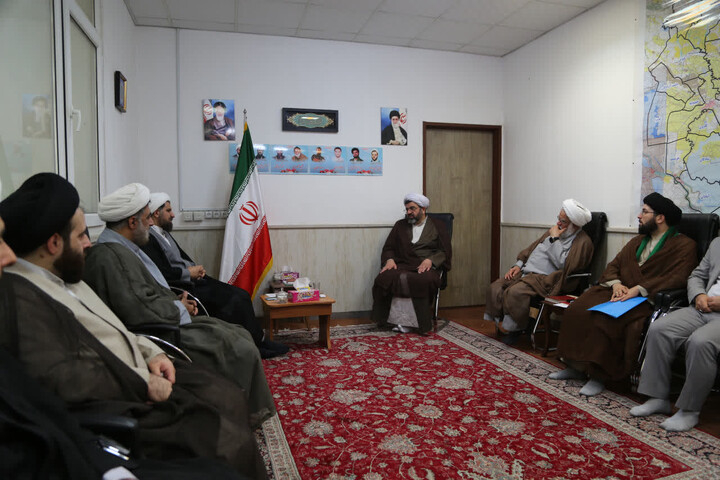 تصاویر/ دیدار مسئول دفاتر نهاد نمایندگی مقام معظم رهبری در دانشگاه ها استان خوزستان با مدیر حوزه علمیه خوزستان