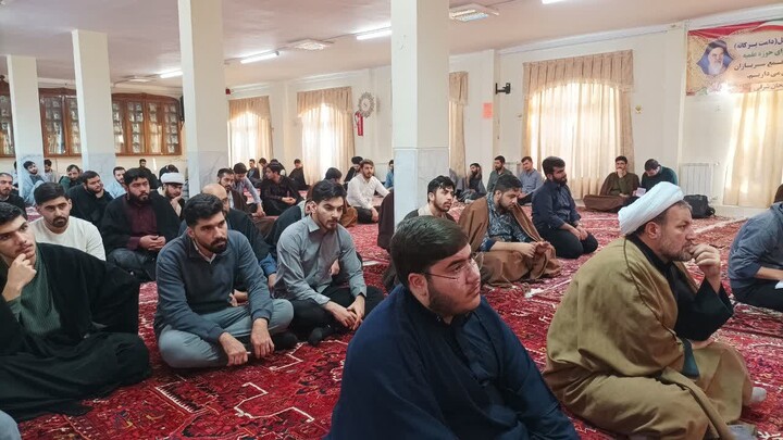 تصاویر/ جلسه اخلاق در مدرسه علمیه حضرت ولیعصر(عج) تبریز