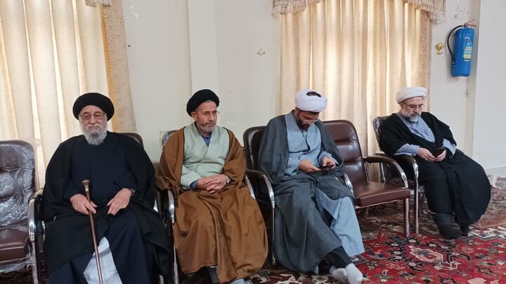 تصاویر/ جلسه اخلاق در مدرسه علمیه حضرت ولیعصر(عج) تبریز