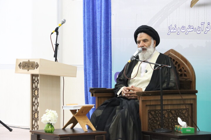 محفل متمرکز استانی هفته قرآن، عترت و نماز در اهواز