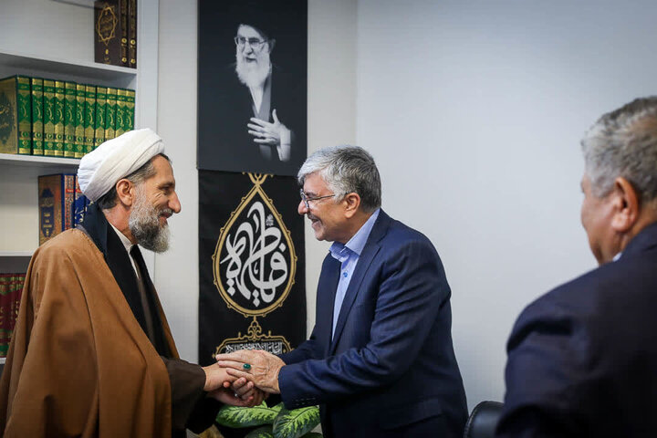 تصاویر /  دیدار  رئیس بنیاد مسکن انقلاب اسلامی کشور با امام جمعه قزوین