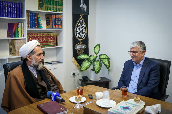 تصاویر /  دیدار  رئیس بنیاد مسکن انقلاب اسلامی کشور با امام جمعه قزوین