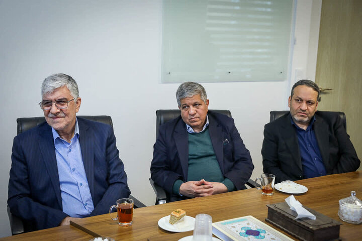 تصاویر /  دیدار  رئیس بنیاد مسکن انقلاب اسلامی کشور با امام جمعه قزوین