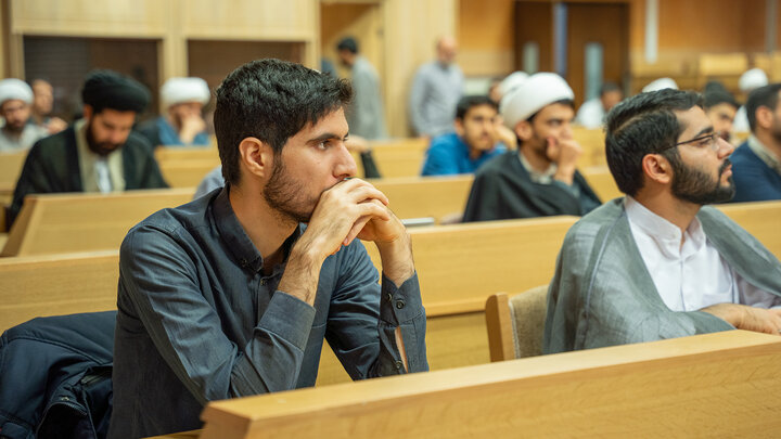 «سلسله نشست‌های نقد آثار علمی هسته‌های حل مسئله»