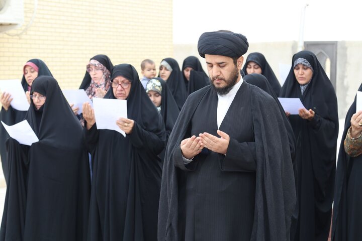 عکس/ اقامه نماز باران در حوزه علمیه خواهران بوشهر