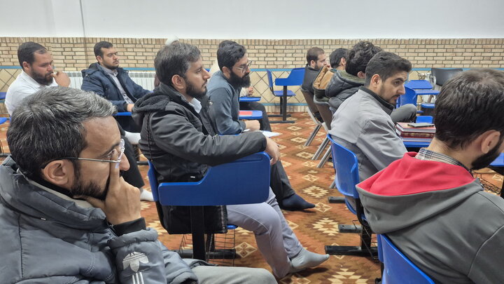 تصاویر/ گفتمان «امامین انقلاب طلبه تراز» مدرسه علمیه ابوتراب امامی کاشانی