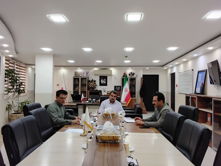 دیدار مردم مدیر کل بنیاد شهید با خانواده ایثارگران