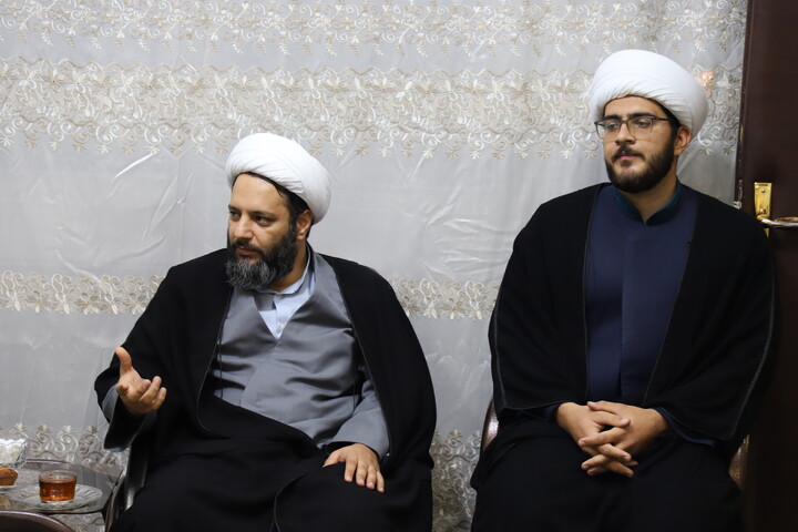 تصاویر / نشست صمیمی مدیر و معاونین حوزه علمیه کردستان با کادر و اساتید حوزه علمیه امام باقر (ع) کامیاران