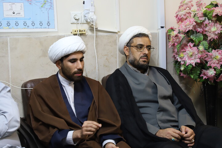 تصاویر / نشست صمیمی مدیر و معاونین حوزه علمیه کردستان با کادر و اساتید حوزه علمیه امام باقر (ع) کامیاران