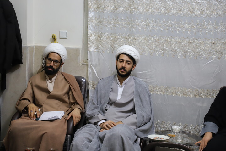 تصاویر / نشست صمیمی مدیر و معاونین حوزه علمیه کردستان با کادر و اساتید حوزه علمیه امام باقر (ع) کامیاران