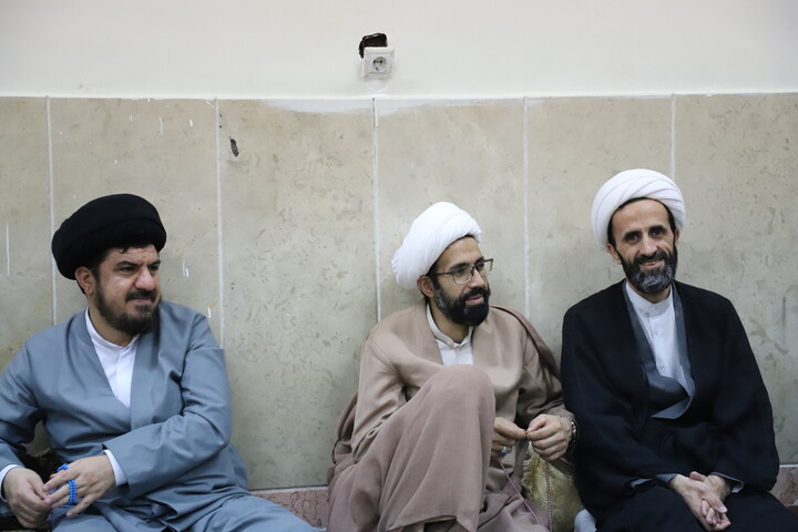 تصاویر/دیدار چهره‌به‌چهره مدیر حوزه علمیه کردستان با طلاب در حجرات حوزه امام باقر (ع) کامیاران