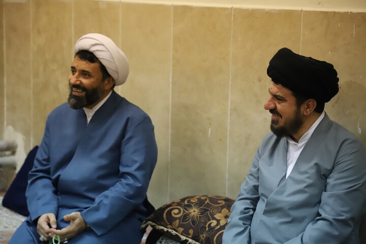 تصاویر/دیدار چهره‌به‌چهره مدیر حوزه علمیه کردستان با طلاب در حجرات حوزه امام باقر (ع) کامیاران