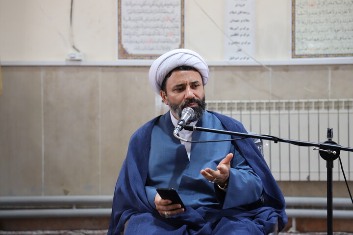 تصاویر/نشست صمیمی مدیر حوزه علمیه کردستان با طلاب حوزه امام باقر (ع) کامیاران