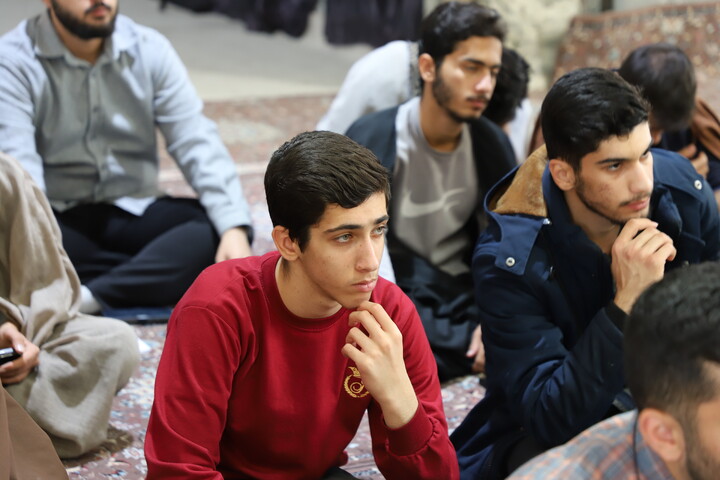 تصاویر/نشست صمیمی مدیر حوزه علمیه کردستان با طلاب حوزه امام باقر (ع) کامیاران