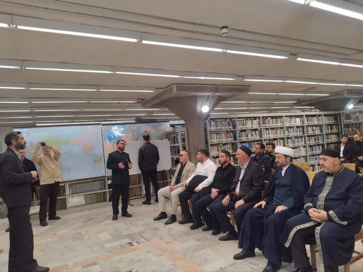 هیئتی از علمای شیعه و سنی گرجستان به حرم امام رضا(ع) مشرف شدند+عکس